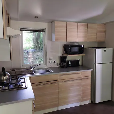 Camping Mobilhome 6 Personnes 4* Chateauneuf-de-Galaure